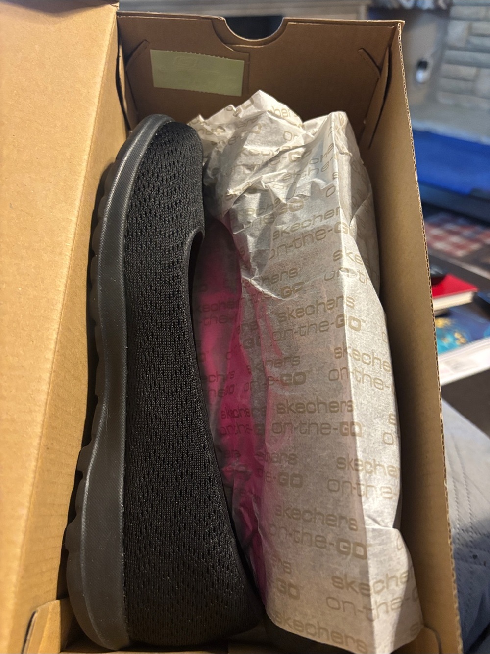 Skechers Size 7 Black and pink GOwalk Lite Washable Knit Skimmers